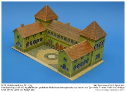 Handgefertigtes Kartonmodell eines Schlosses nebst Parkanlage aus den 1930er bis späten 1940er Jahren im Maßstab 1:87 (H0). Die Gebäude wurden aus grobem Karton gefertigt und mit Papier beklebt, welches zuvor mit Tusche und Aquarell aufwendig gestaltet wurde. Teilweise wurden die fertigen Gebäude mit Klarlack überzogen. Auch wenn das Schloss kein historisches Vorbild hat, so stellt es ein imposantes Gebilde dar. Kennung: NLJS_Modelleisenbahn_0012